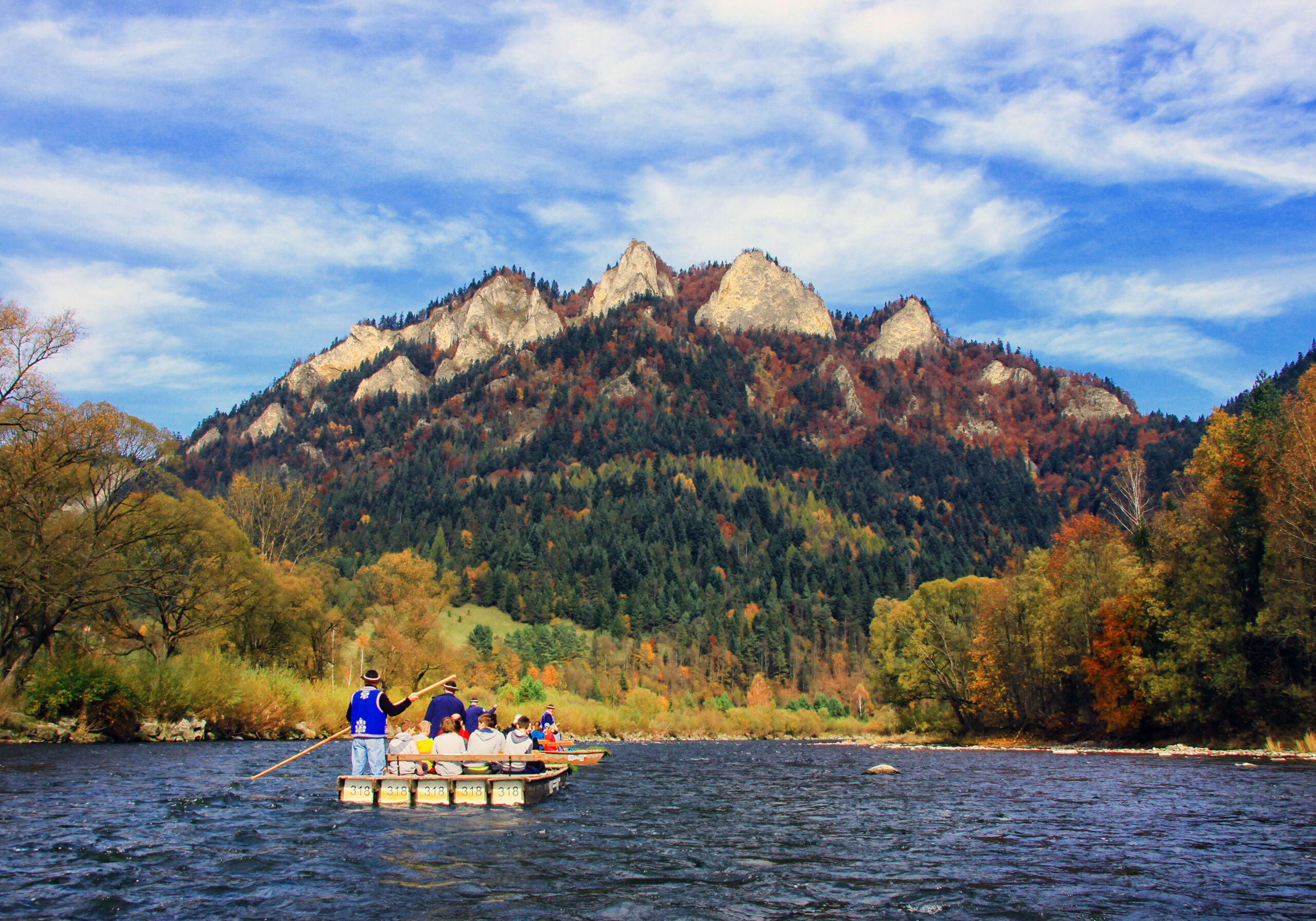 spływ łodziami flisackimi